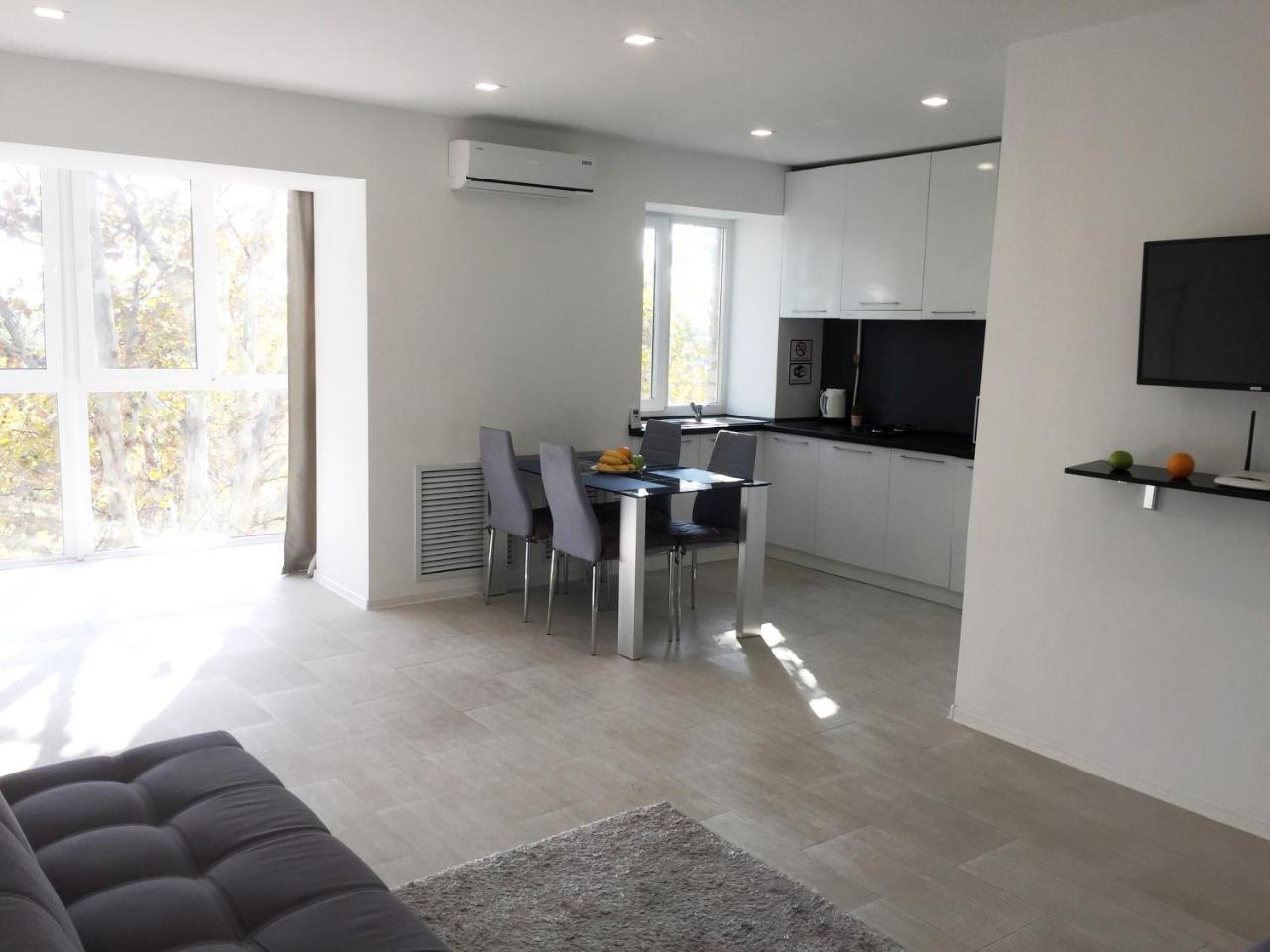 Top View Apartment In The Center 헤르손 외부 사진